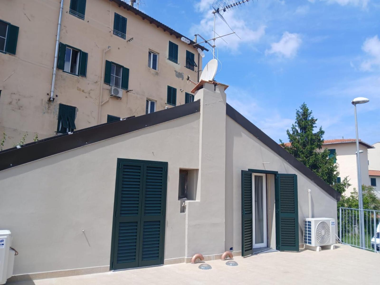 リヴォルノCasa N 1 Con Parcheggio Privato E Colonnina Ricaricaアパートメント エクステリア 写真